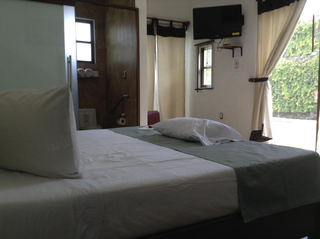 Villas De Brisas Κουερναβάκα Εξωτερικό φωτογραφία
